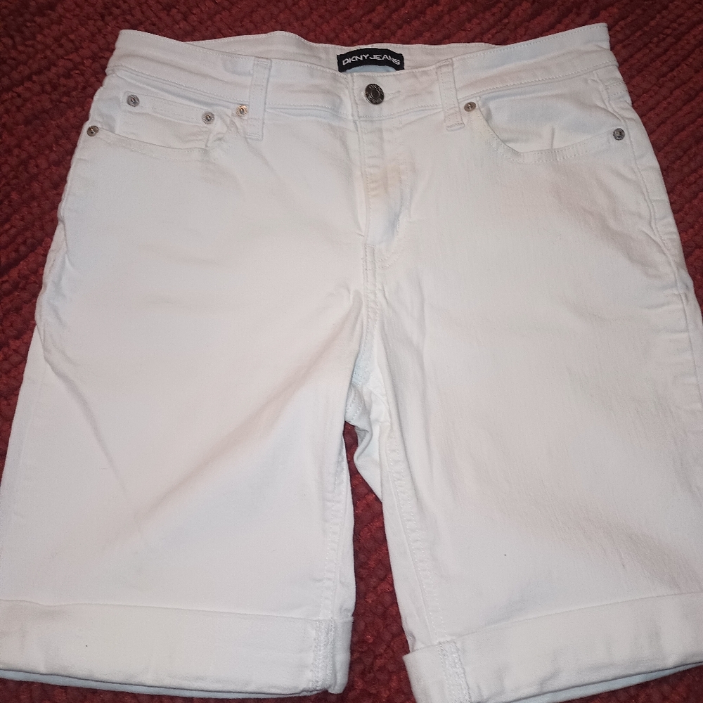DKNY Women's Crisp White Jean Shorts. 98% Cotton 2% Elastine.